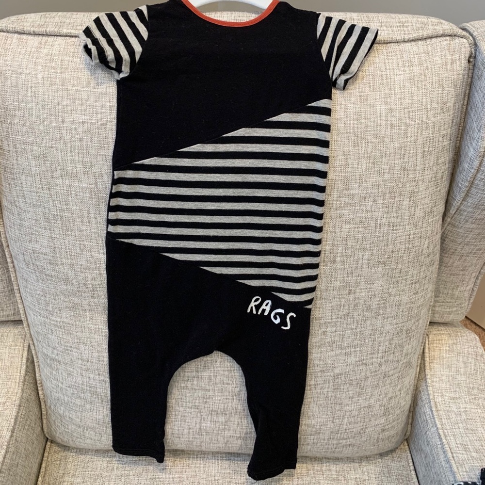 12-18m Black & White Stripe Rags